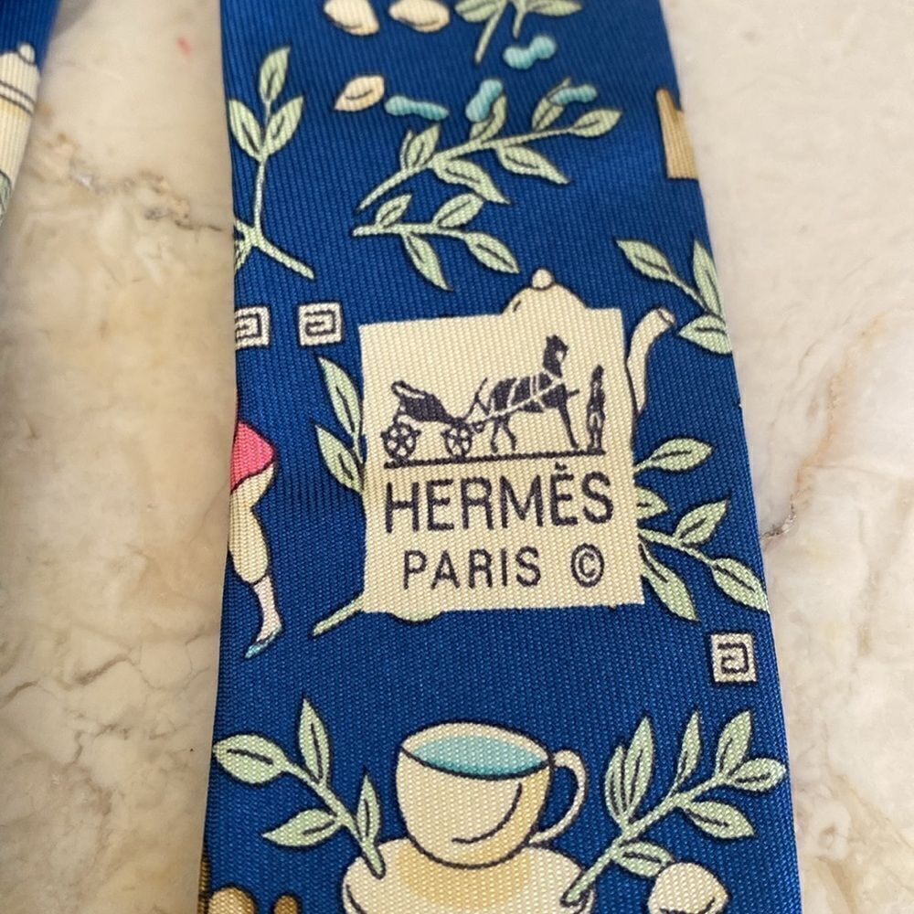 Hermes 100% Silk Printed Tie - Picture 9 of 12